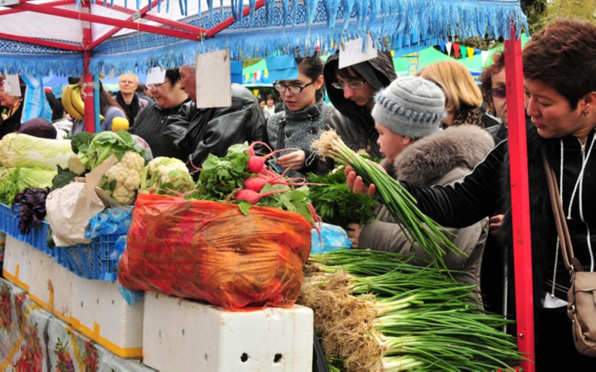 Астанада 6 айда 1 мың 390 тонна өнім саудаланған