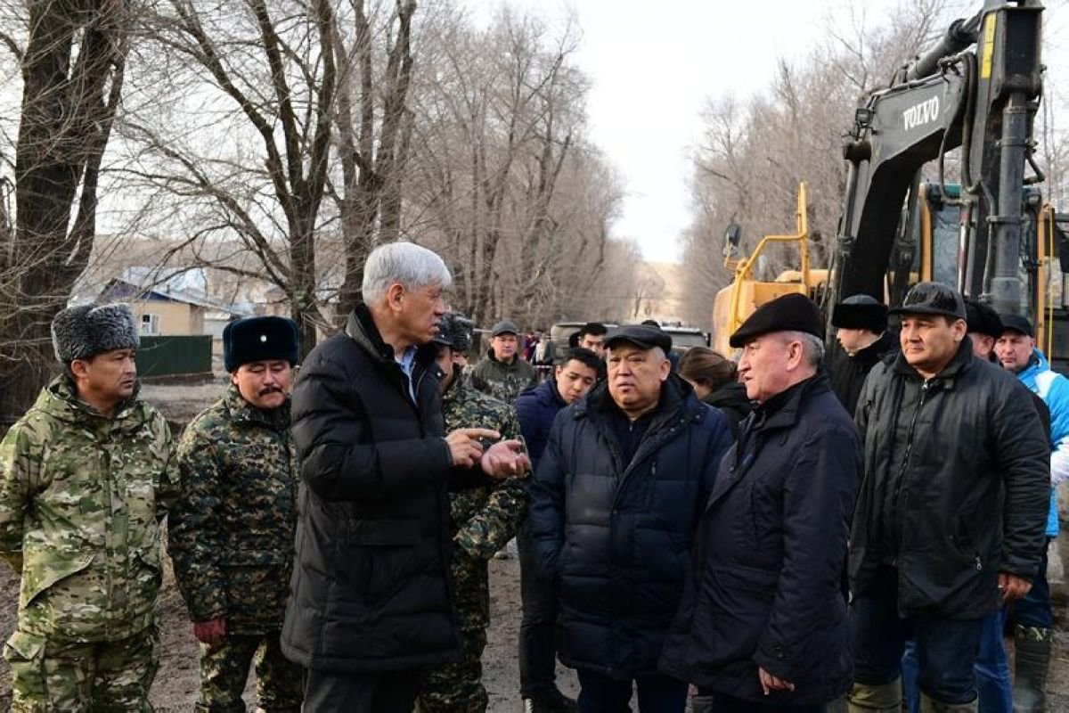 Алматы облысының әкімі су басқан ауылдарға келді