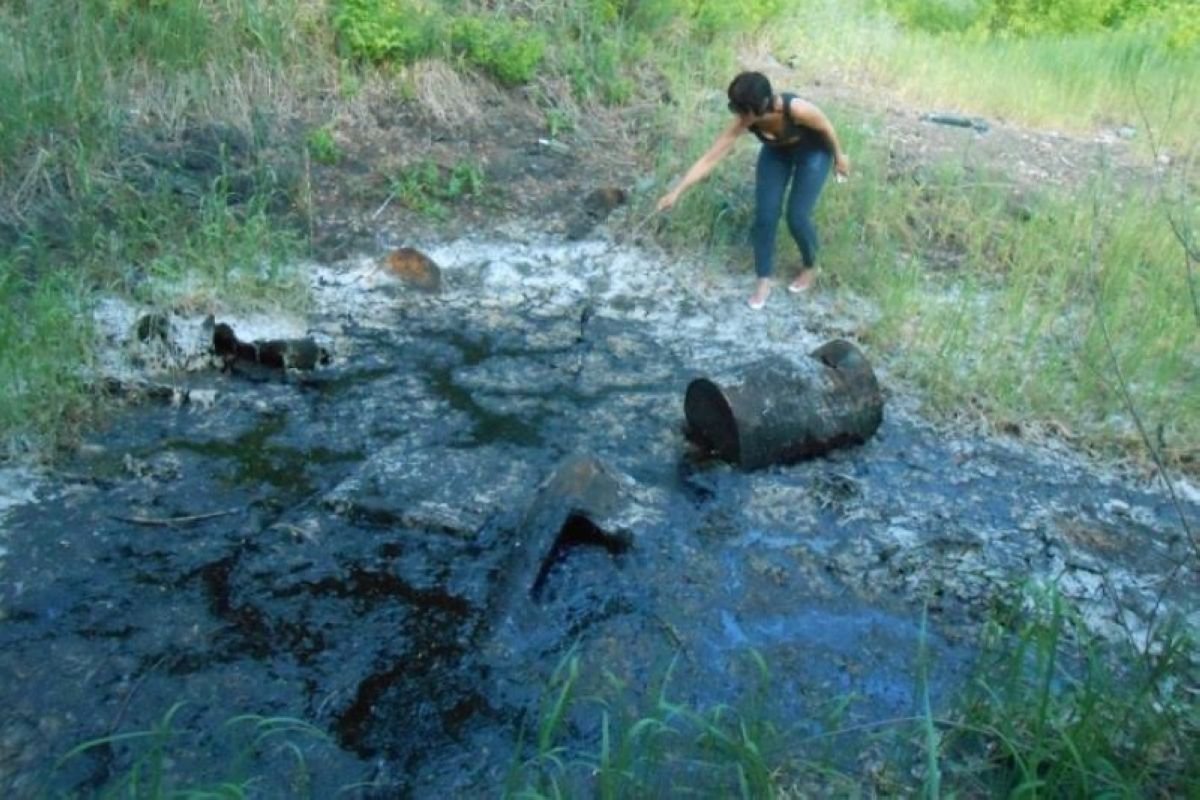 Өскеменде мазут көлшігі пайда болды