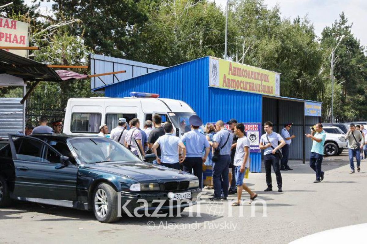 Рейд кезінде 400-ден аса адам полицияға жеткізілді