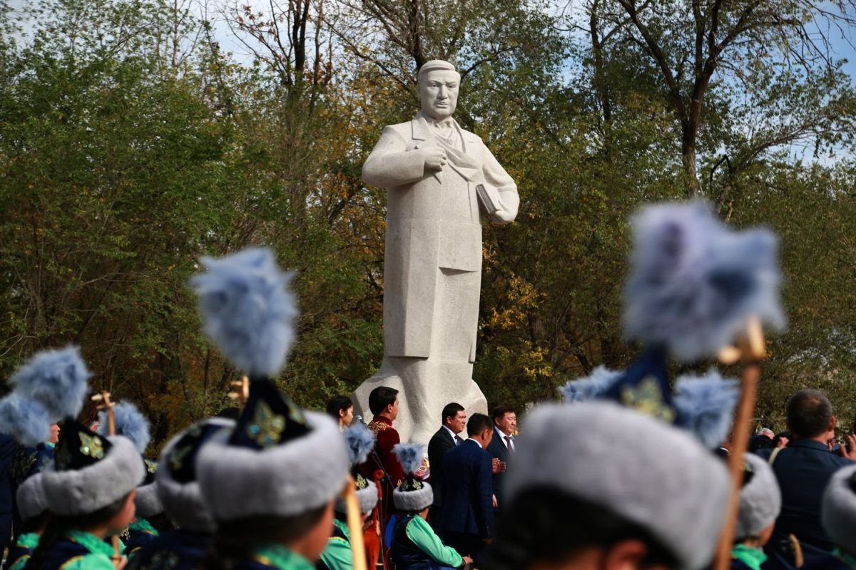 Жыр құлагері Ілияс Жансүгіровке 125 жыл (Фоторепортаж)