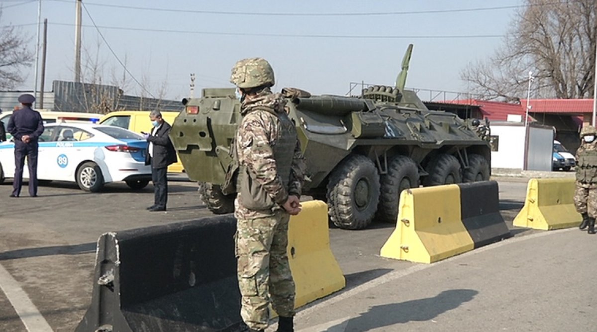 Алматыда блокбекетті бұзып өтпек болған 70 адам тұтқындалды