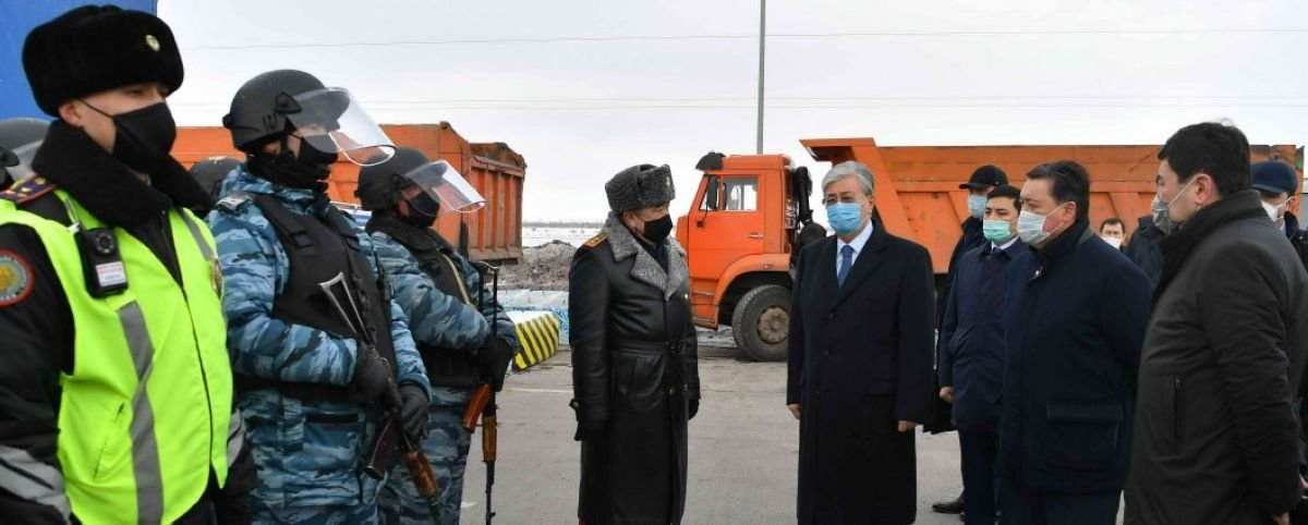 "Сақадай сай болған жөн": Президент елордадағы блок-бекеттің жұмысымен танысты