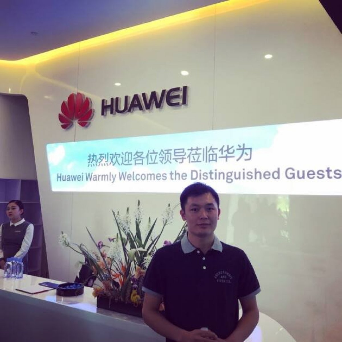 Дастан ЖӘНІБЕК: Huawei-де жұмыс істеп, ауылдағы бауырларыма көмектесіп отырмын