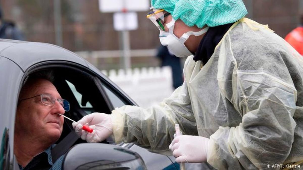 Берлиндіктер дүкенге бару үшін коронавирусқа тест тапсыруға міндеттелді