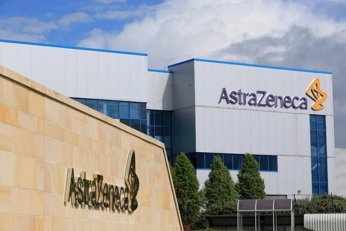 AstraZeneca вакцинасының тиімділігін 76%-ға дейін төмендетті