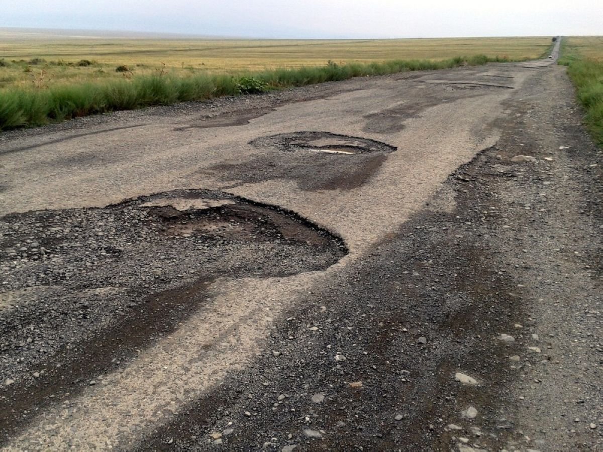 Мәжіліс депутаты жол салуға көбірек ақша жұмсауды ұсынды