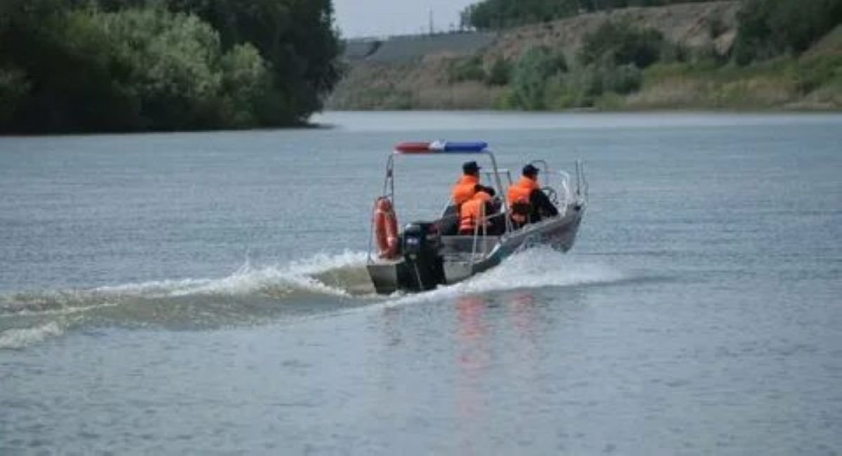 Түнімен іздеген: Семейде өзен жағасында жоғалып кеткен 8 жастағы қыз табылды