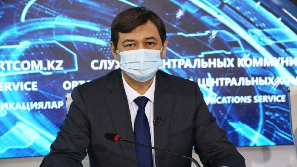 Бас санитар дәрігер карантин шектеулерін жеңілдету туралы жаңа қаулыға қол қойды