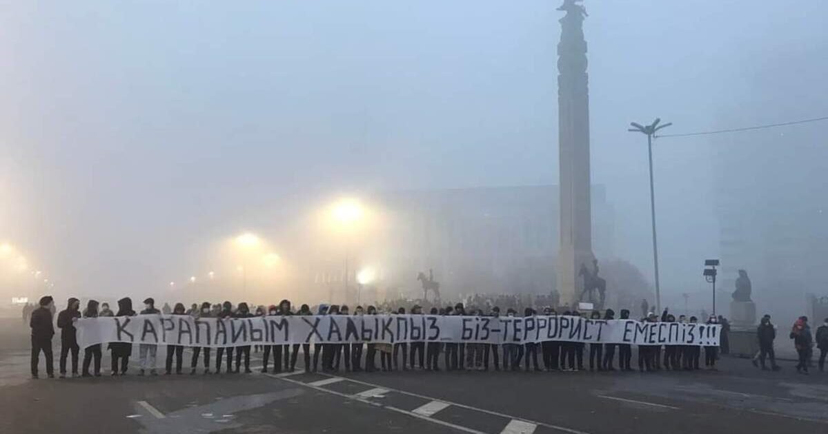 Журналист митингтен кейін қызмет құнын көтеріп жіберген адвокаттарға шүйлікті