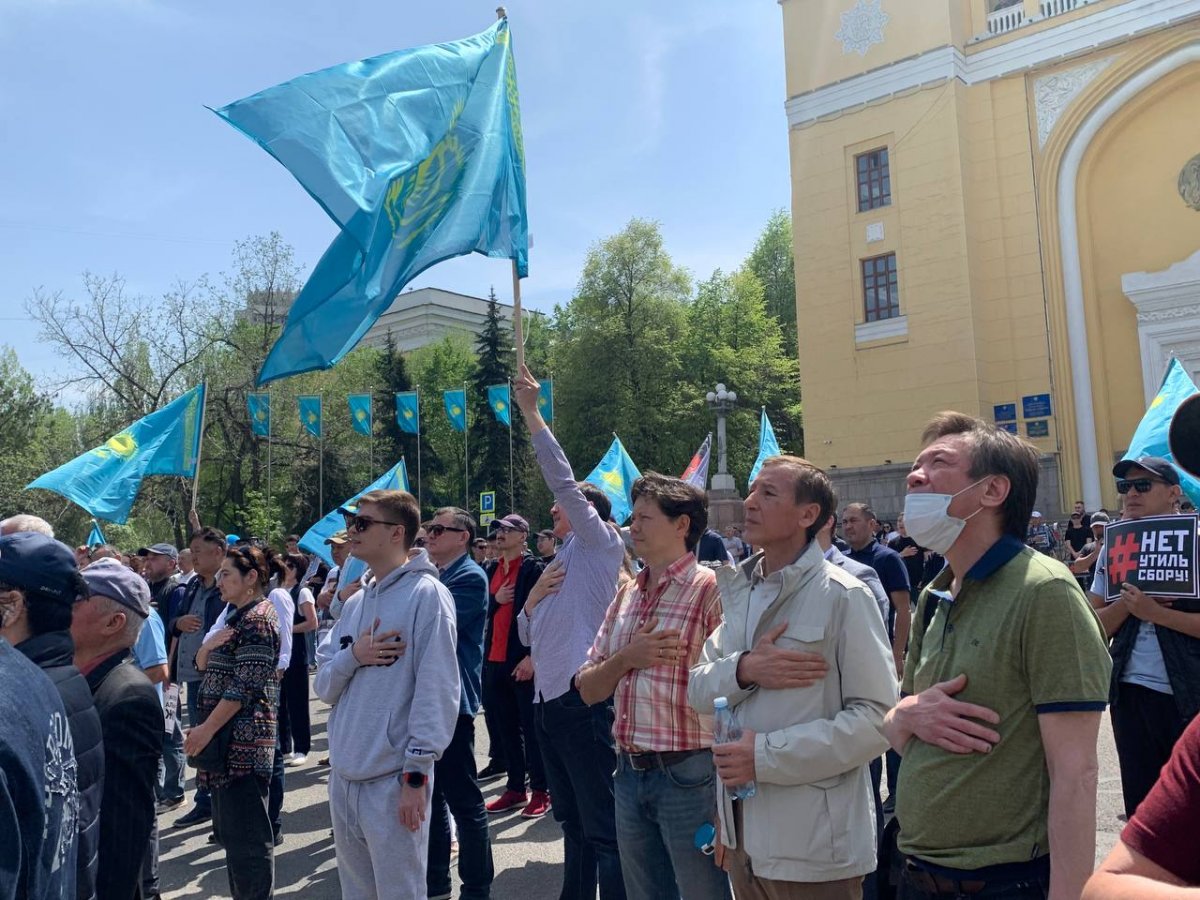 Болат Әбіловтер тағы бір митинг өткізіп жатыр (ФОТО)