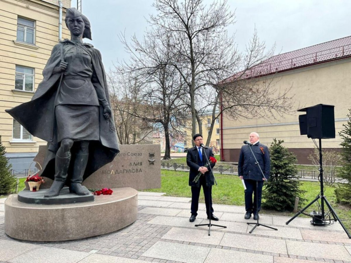 Санкт-Петербургте Әлия Молдағұлованы еске алу рәсімі өтті