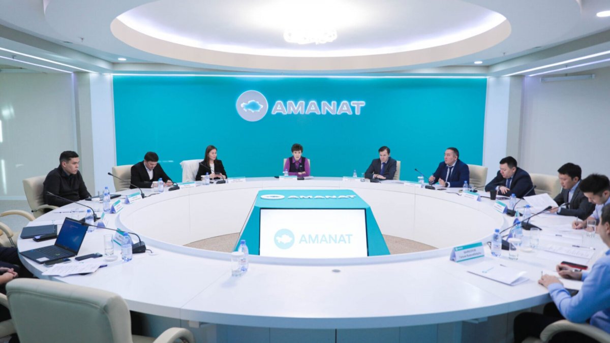 «AMANAT» партиясында ауыл шаруашылығын цифрландыру мәселесі талқыланды