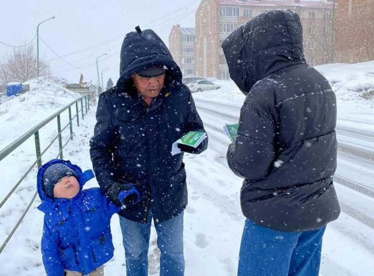 «Байтақ» жасылдар партиясы «Есіктен есікке» акциясын өткізді