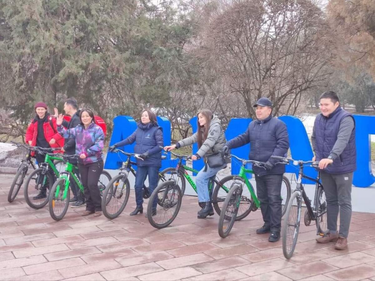 «Байтақ» партиясының өкілдері веломарафон ұйымдастырды