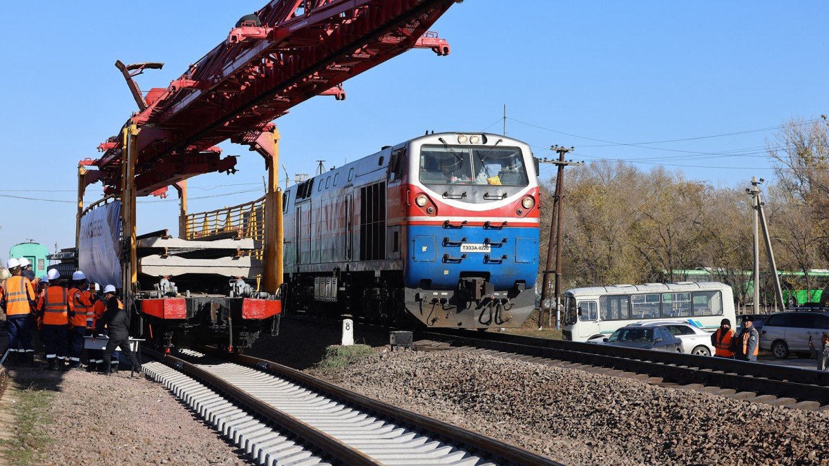 Алматыда жаңа темір жол құрылысы басталды