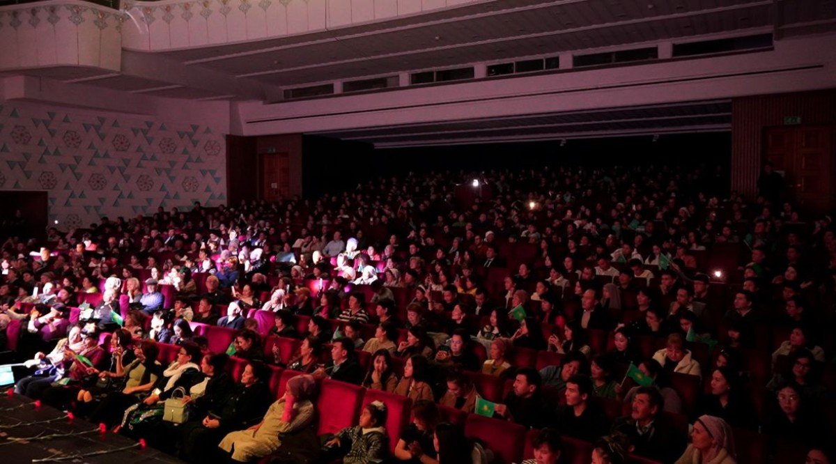 Атажұрттан жеткен ән шашу: «Отандастар қоры» Ташкент төрінде концерт ұйымдастырды