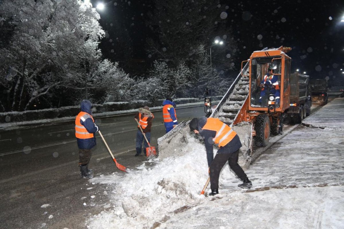 Алматы көшелерінен үш мың текше метрден астам қар шығарылды