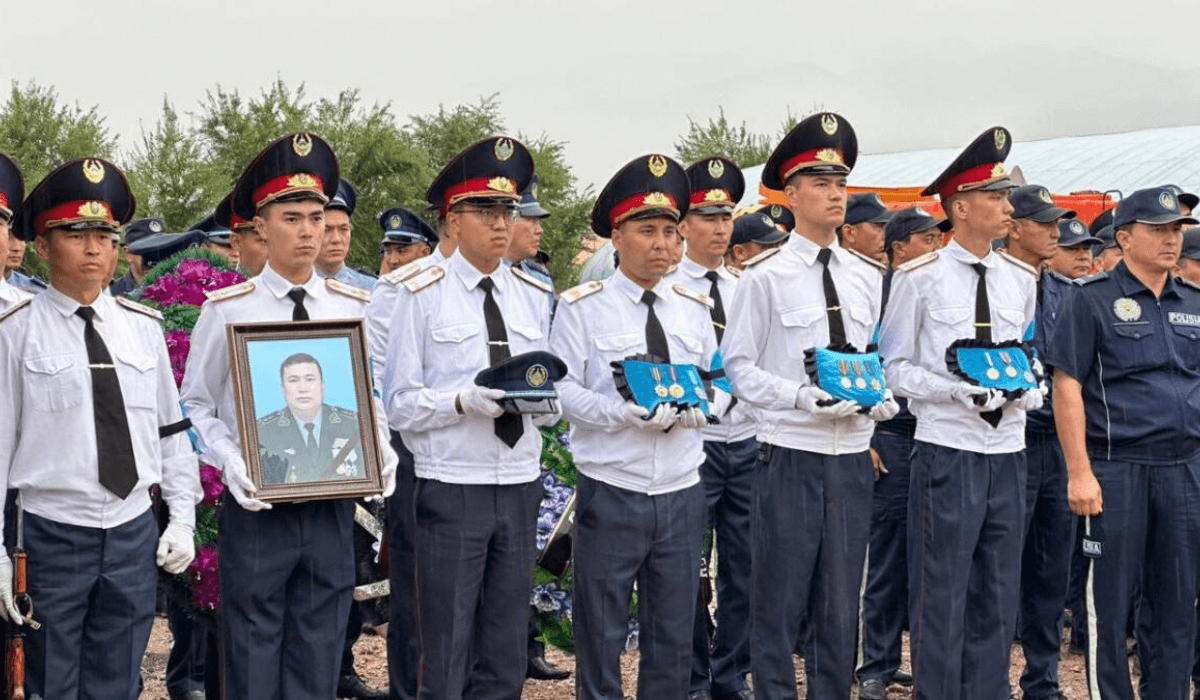 Жамбыл облысында жол апатынан қаза болған полицейлер «Айбын» орденіне ұсынылады