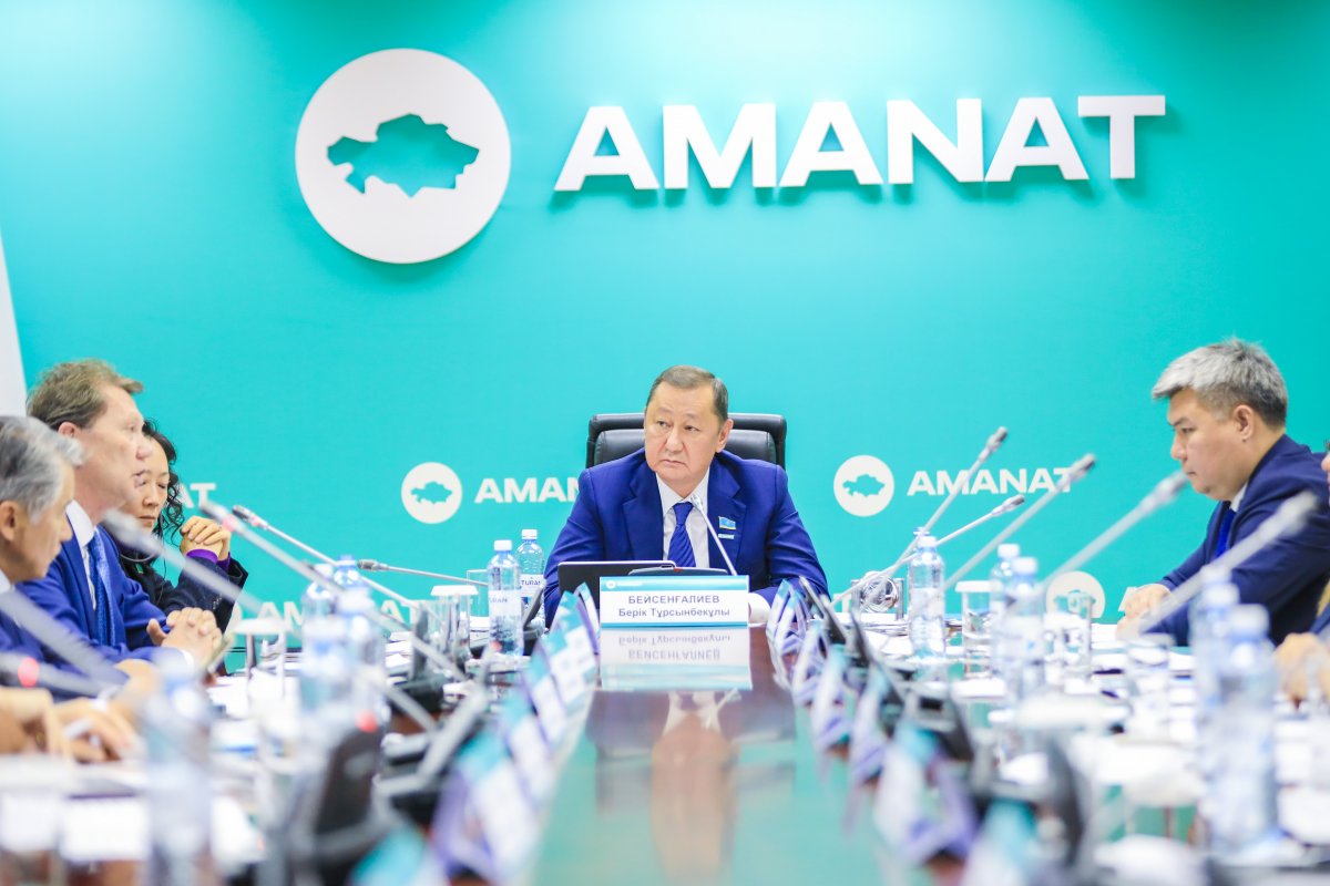 AMANAT: Өңірлік даму жөніндегі республикалық кеңесте АЭС-тің маңызы талқыланды