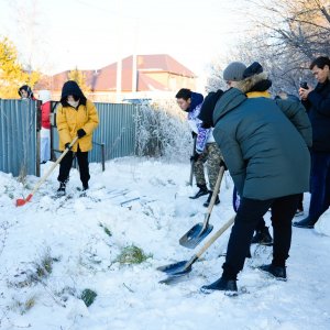  Волонтерлер қарттарға көмектесті