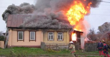 19 жастағы бойжеткенді өрттен құтқарған жігіт оң көзінен айырылды