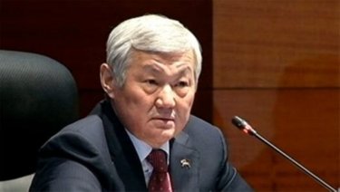 Б. Сапарбаев: Құм көшін тоқтату үшін сексеуілді көптеп отырғызу керек