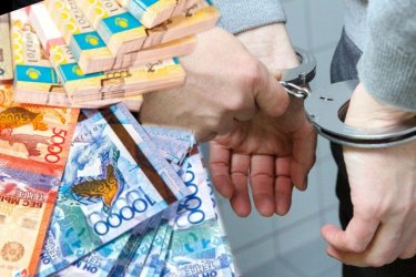 СҚО-да басқарма басшысы 300 мың теңге пара алып жатқан жерінде ұсталды