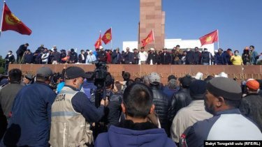 Бішкекте парламент сайлауының қорытындысына қарсы митинг өтіп жатыр