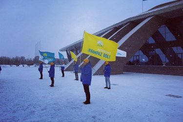 «Жастар» спорт сарайының алдында флешмоб ұйымдастырылды