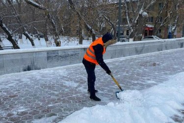 6 жыл алимент төлемеген ер адамға көше сыпыртқызып қойды