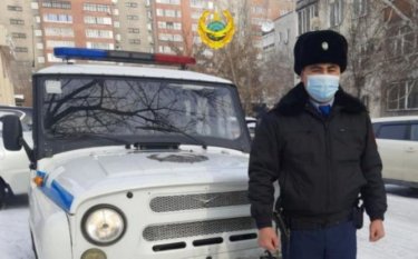 Семейлік полицей көпірден секірмек болған жасөспірімді құтқарды