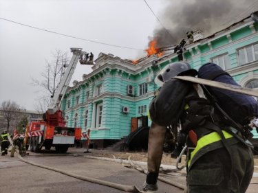 Ресейде дәрігерлер өртеніп жатқан ауруханада операция жасап шыққан