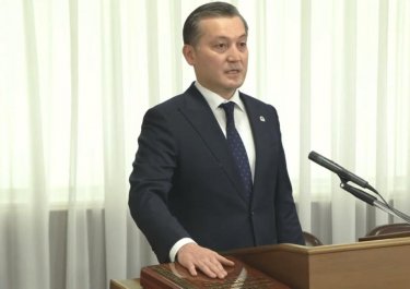 Жаңа министр халыққа қызмет етуге ант берді