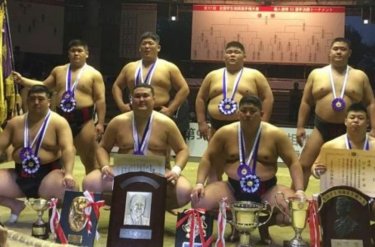 Қазақ палуаны тұңғыш рет сумо күресінен чемпион атанды