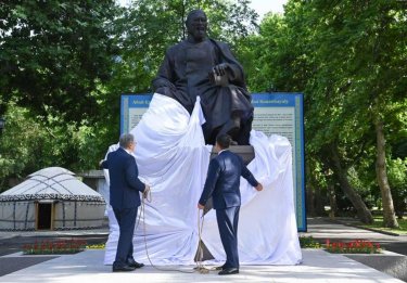 Бiшкекте Абай ескерткішінің ашылу рәсімі өтті (ВИДЕО)