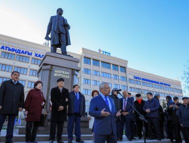 Таразда Шерхан Мұртазаға ескерткіш қойылды