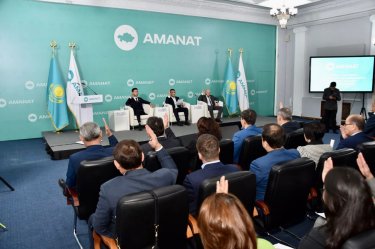 Әкімдер бұдан былай «AMANAT» партиясында лауазым иеленбейді