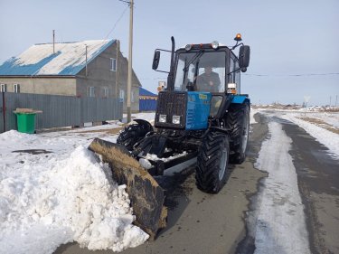 Желіде трактормен қар күреген әкімнің видеосы тарады