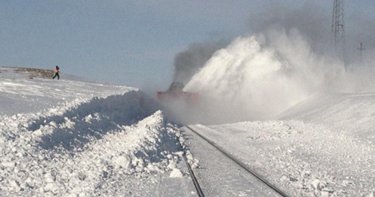 Қолайсыз ауа райына байланысты 4 облыста жолдар жабылды