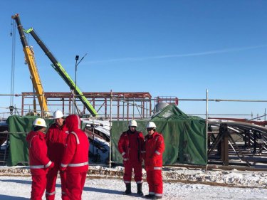 Мәжіліс депутаты Атыраудағы газ өңдеу зауытының құрылысымен танысты