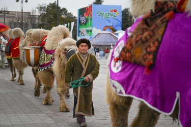 Алматы көшелерімен «Көш. Наурыз Думан» мерекелік керуені жүріп өтті