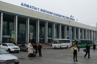 Алматы вокзалының басшысы жұмыстан шеттетілді