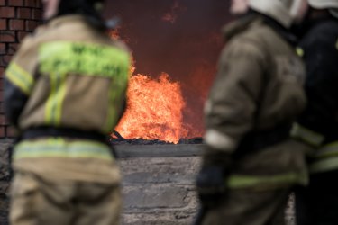 «Ішінде балалар болған»: Ақтөбеде азық-түлік дүкені өртенді