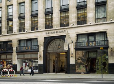 Burberry сән үйінің басшысы жұмыстан қуылды