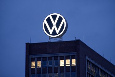 "Қытай көліктерімен бәсекелесу қиындап барады": Volkswagen Германиядағы зауыттарын жабуды қарастырып жатыр