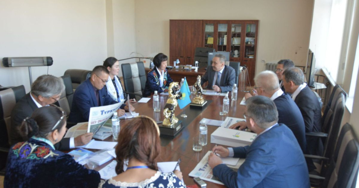 Шетелдегі қазақтар: Бізге ортақ әліпби қажет