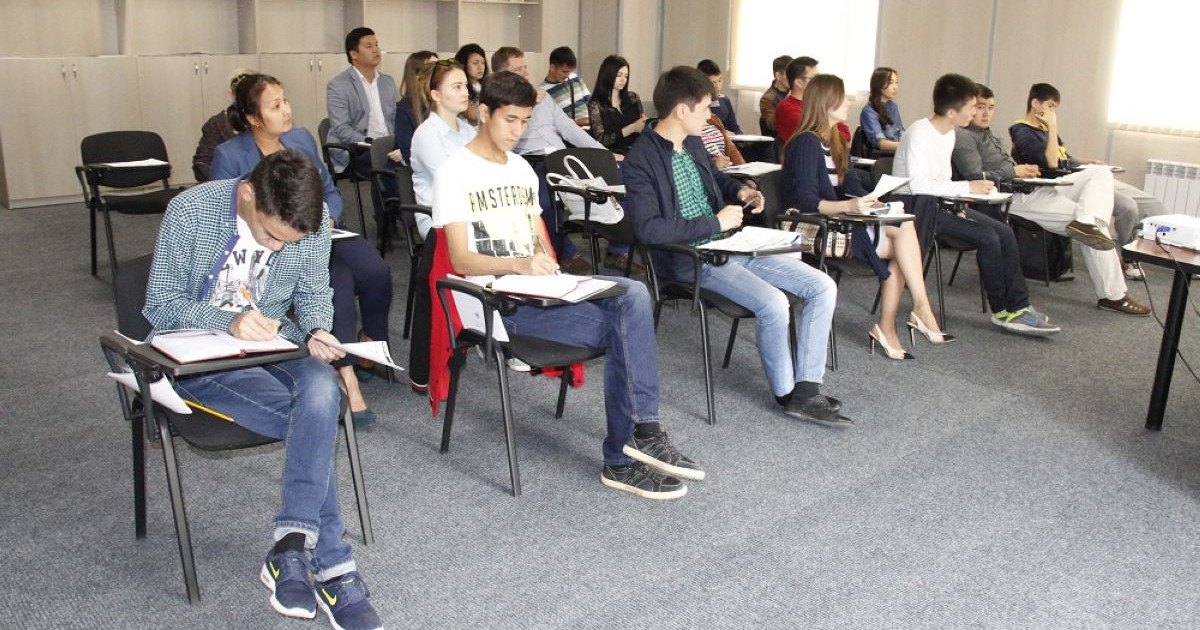Жас кәсіпкерлер танымал бизнес-тренермен тәжірибе алмасты