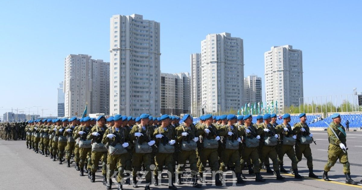 Әскери шеруге алғаш рет броньдалған «Арлан» машиналары қатысады