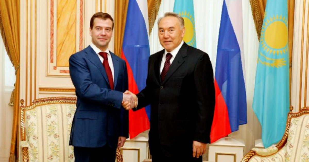 Елбасы Дмитрий Медведевпен кездесті